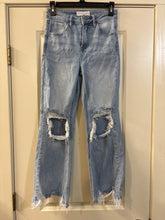 Load image into Gallery viewer, 1/25 Risen Raw Hem Denim Jeans
