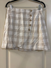 Load image into Gallery viewer, Size 6 NWT Madewell Linen Blend Tulip Hem Mini Wrap Skirt
