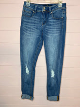 Load image into Gallery viewer, Size 27 Indigo Rein Distressed Medium Wash Cropped Jeans
