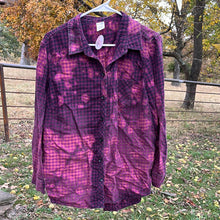 Load image into Gallery viewer, Size 0X (14W) Long Sleeve Bleached Flannel
