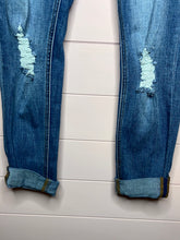Load image into Gallery viewer, Size 27 Indigo Rein Distressed Medium Wash Cropped Jeans

