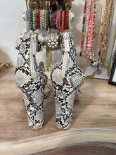 Load image into Gallery viewer, Size 10 Unilady Snakeskin Print Sandal Heels
