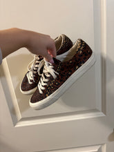 Load image into Gallery viewer, 7.5 Madewell Sidewalk Low-Top Sneakers in Painted Leopard Colorblock Calf Hair
