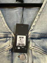 Load image into Gallery viewer, Medium Refuge NWT Denim Button Front Vest
