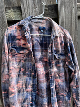 Load image into Gallery viewer, Medium Mens Bleached Flannel Button Up
