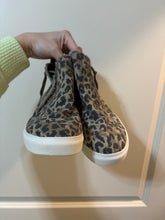 Load image into Gallery viewer, Size 9 Very G Leopard High Top Sneakers
