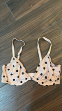 Load image into Gallery viewer, Victoria’s Secret 36D Tee Unlined Demi Bra
