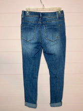 Load image into Gallery viewer, Size 27 Indigo Rein Distressed Medium Wash Cropped Jeans
