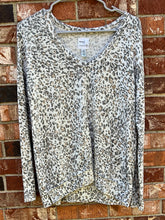 Load image into Gallery viewer, XS Anthropologie Leopard Top

