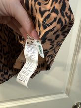 Load image into Gallery viewer, Medium Halara UltraSculpt™ Leopard Print Polo Neck Half Zipper Sleeveless
