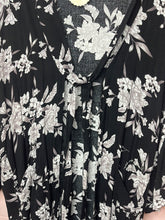 Load image into Gallery viewer, One Size Spiritual Gangster Black Floral Print Kimono
