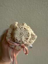 Load image into Gallery viewer, vintage collectible glass jar filled with country floral potpourri
