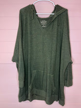 Load image into Gallery viewer, 5X Torrid Green Hooded Sweater Top
