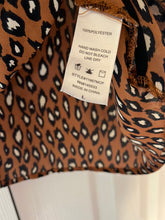 Load image into Gallery viewer, Large W5 Leopard Print Wrap Top

