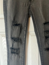 Load image into Gallery viewer, Size 8 American Eagle Black Distressed Jegging Skinny Jeans
