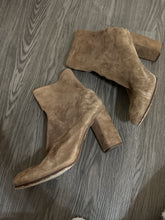 Load image into Gallery viewer, 8.5 Antonio Melani Suede Booties

