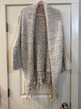 Load image into Gallery viewer, M/L Umgee Boho Chunky Knit Cardigan

