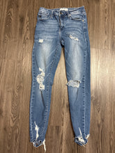 Load image into Gallery viewer, 7/27 Kancan Mid Rise Raw Hem Skinny Jeans
