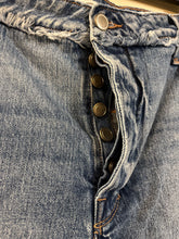 Load image into Gallery viewer, 16 Good American Denim Shorts
