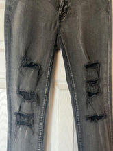 Load image into Gallery viewer, Size 8 American Eagle Black Distressed Jegging Skinny Jeans
