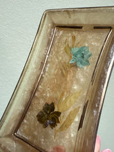 Load image into Gallery viewer, Vintage Resin Dried Flower Soap Dish Tray
