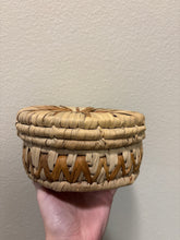 Load image into Gallery viewer, Vintage Boho Straw Hand Woven Baskets
