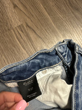 Load image into Gallery viewer, 7/27 Kancan Mid Rise Raw Hem Skinny Jeans
