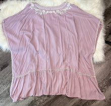 Load image into Gallery viewer, Large Gianni Bini Purple white Embroidered Tassel Tunic Top
