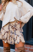 Load image into Gallery viewer, Small Mable NWT Sweet Nothing Frilly Boho Floral Print Shorts
