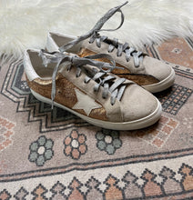 Load image into Gallery viewer, Size 9 Golden Star Sneakers
