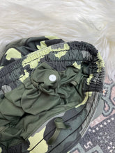 Load image into Gallery viewer, Size 6 Lululemon Green Camo Athletic Running Shorts
