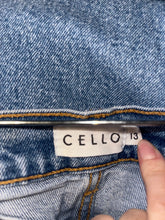 Load image into Gallery viewer, Size 13 Cello Distressed Mom Jeams
