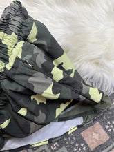 Load image into Gallery viewer, Size 6 Lululemon Green Camo Athletic Running Shorts
