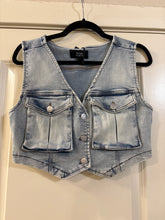Load image into Gallery viewer, Medium Refuge NWT Denim Button Front Vest
