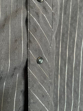 Load image into Gallery viewer, Wrangler Large Men’s Silver Stripe Gray Long Sleeve Western Pearl Snap Button Up Shirt
