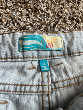 Load image into Gallery viewer, Size 11 Cali 1850 Light Wash Boho Western Embroidered Denim Shorts
