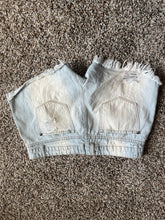 Load image into Gallery viewer, Size 11 Cali 1850 Light Wash Boho Western Embroidered Denim Shorts
