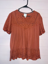 Load image into Gallery viewer, XXL Knox Rose Boho Burnt Orange Top
