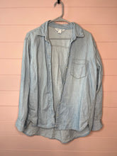 Load image into Gallery viewer, Medium Old Navy Boyfriend Fit Button Up Shirt
