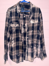 Load image into Gallery viewer, Medium Faded Glory Distressed Bleached Flannel
