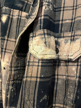 Load image into Gallery viewer, Medium Faded Glory Distressed Bleached Flannel
