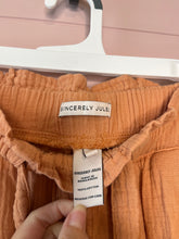 Load image into Gallery viewer, Medium Sincerely Jules Orange Cotton Gauze Cropped Split Hem Pants
