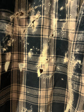Load image into Gallery viewer, Medium Faded Glory Distressed Bleached Flannel
