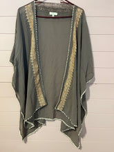 Load image into Gallery viewer, 1XL/2XL Kori Plus Size Boho Embroidered Kimono
