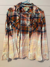 Load image into Gallery viewer, Medium Natural Reflections Bleached Flannel
