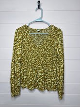 Load image into Gallery viewer, Large Old Navy V-Neck Floral Top
