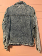 Load image into Gallery viewer, Xl Thin Acid Washed Denim Trucker Jacket
