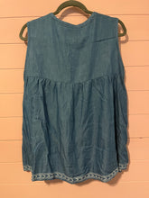 Load image into Gallery viewer, XL AMI Western Boho Chambray Top

