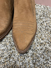 Load image into Gallery viewer, 7.5 Gianni Bini Lets Dance Brown Leather Pointy Toe Cowboy Booties
