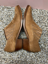 Load image into Gallery viewer, 7.5 Gianni Bini Lets Dance Brown Leather Pointy Toe Cowboy Booties
